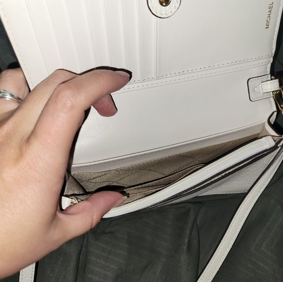 Michael kors crossbody - Picture 5 of 6